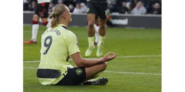 Pierwsza bramka Erlinga Hålanda odwrócona złotym hakiem